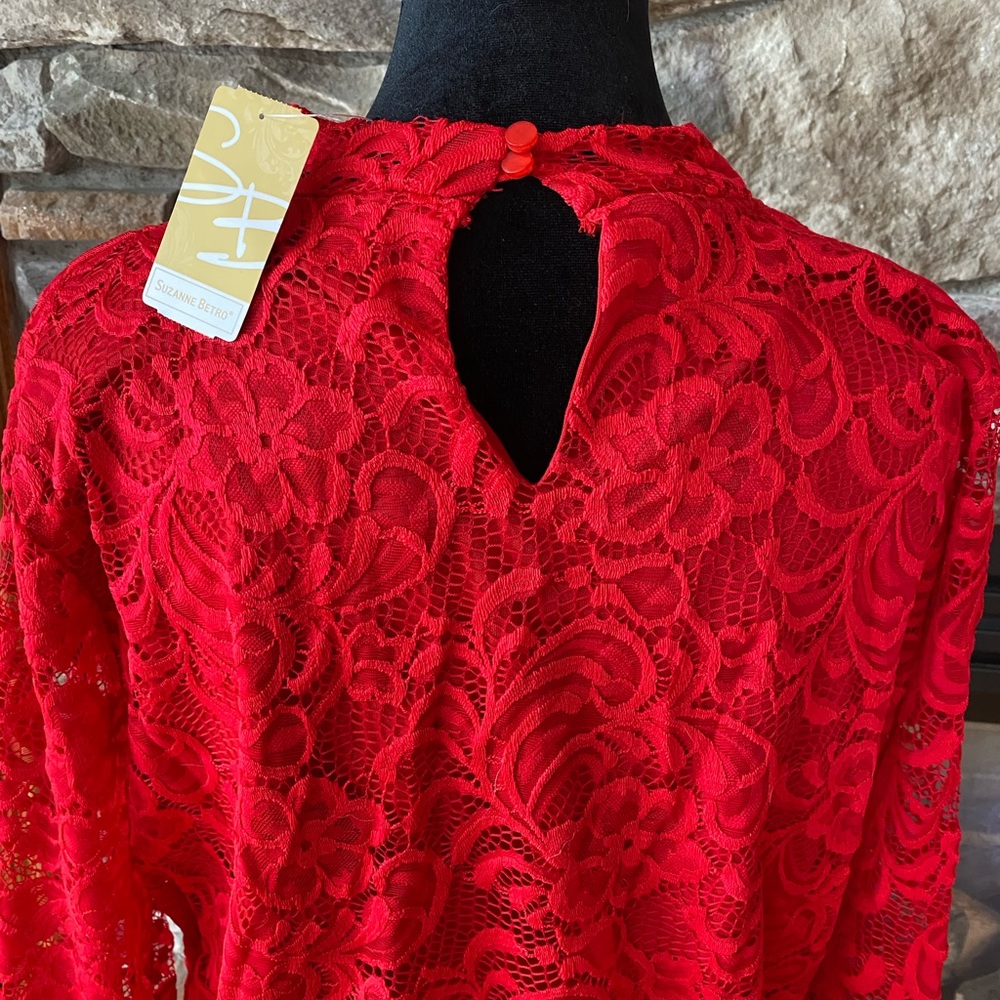 Poppy Red Choker Neck Lace Tunic
Suzanne Betro - Picture 4 of 6